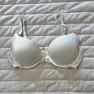 Victoria’s Secret push-up bra